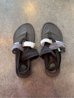 Sanuk Woman’s Sandals